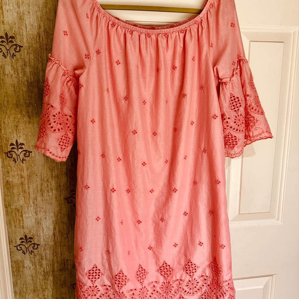 Cute light coral summer dress with eyelet details
Can be worn on or off shoulder